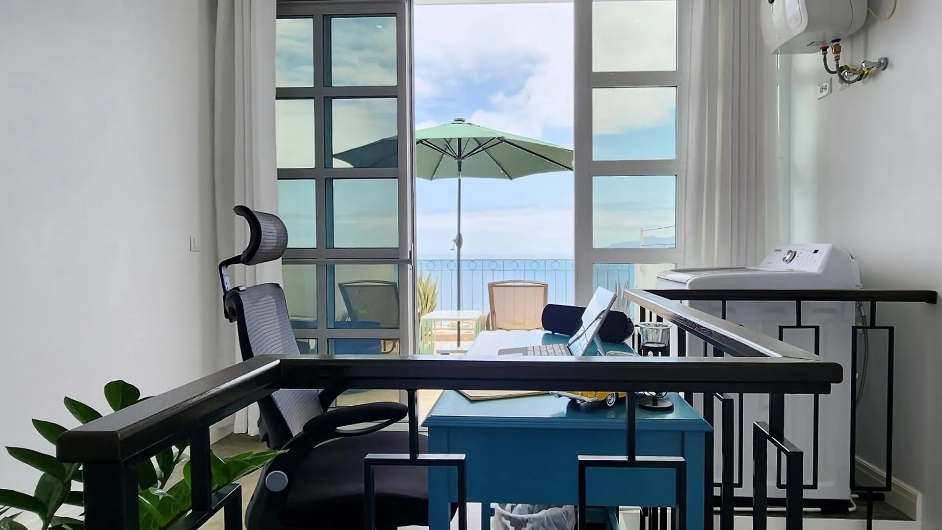 Casinha Nova - Cozy Home With Kitchen, King Bed, Ac, Wifi, City & Ocean View Sao Filipe 0*,  Cape Verde