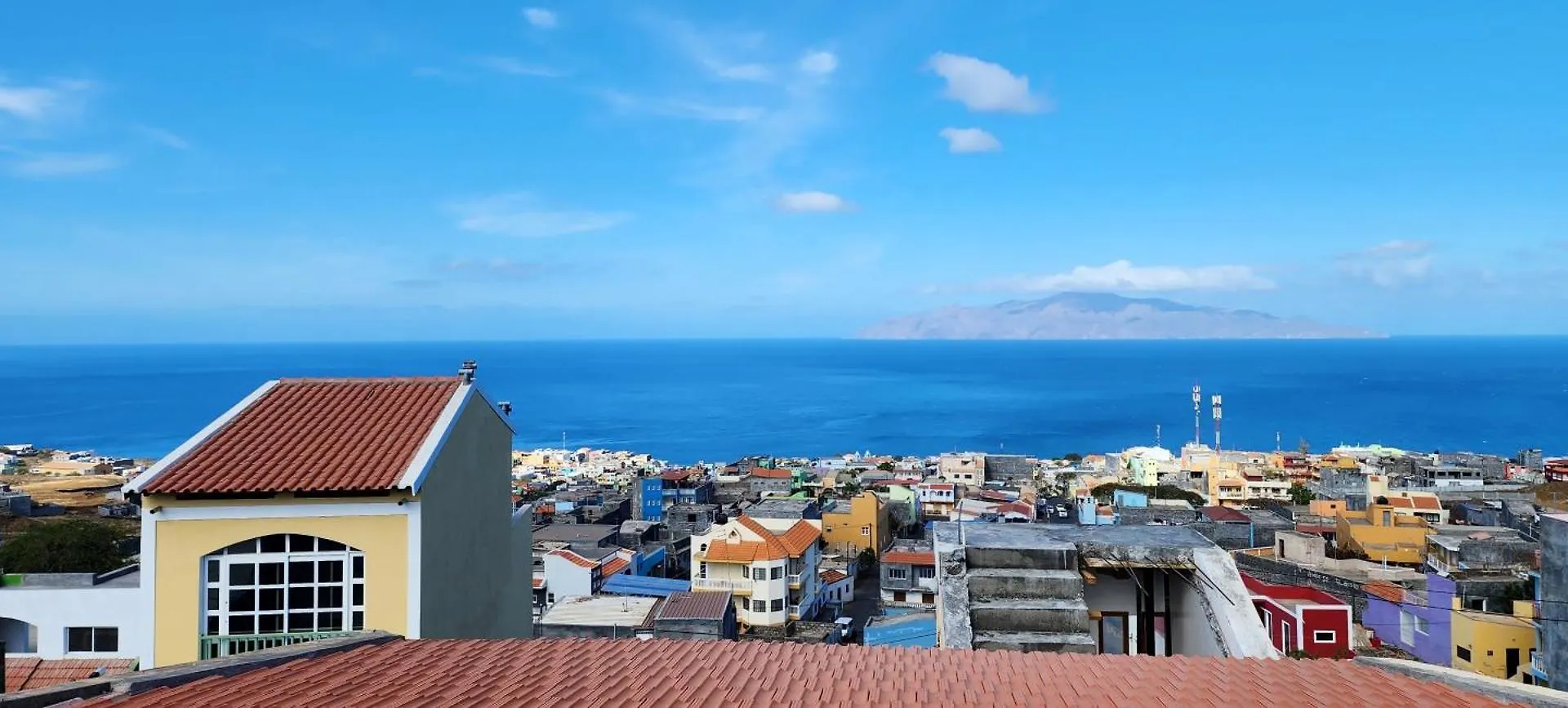 Casinha Nova - Cozy Home With Kitchen, King Bed, Ac, Wifi, City & Ocean View Sao Filipe Holiday home