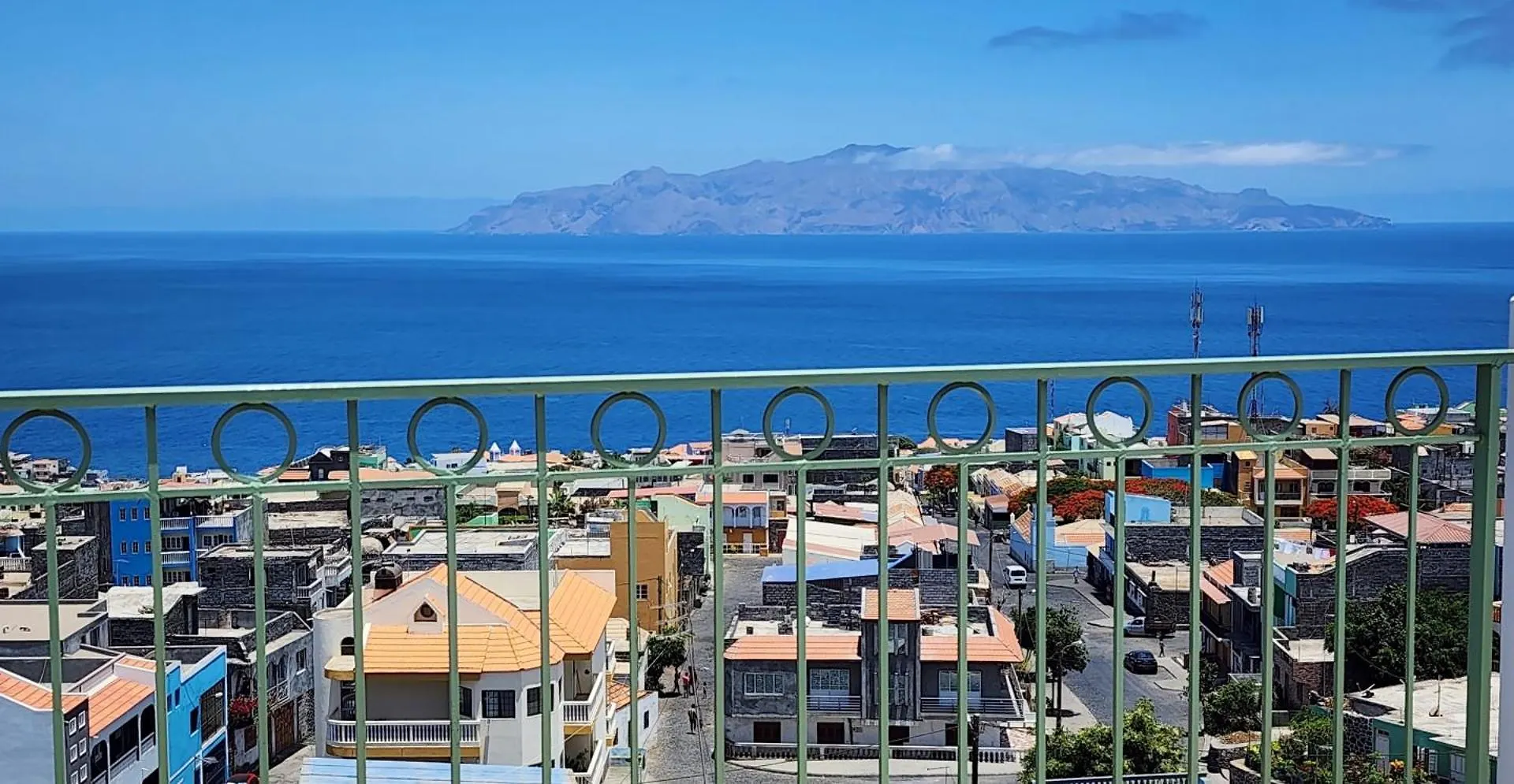 Casinha Nova - Cozy Home With Kitchen, King Bed, Ac, Wifi, City & Ocean View Sao Filipe 0*,
