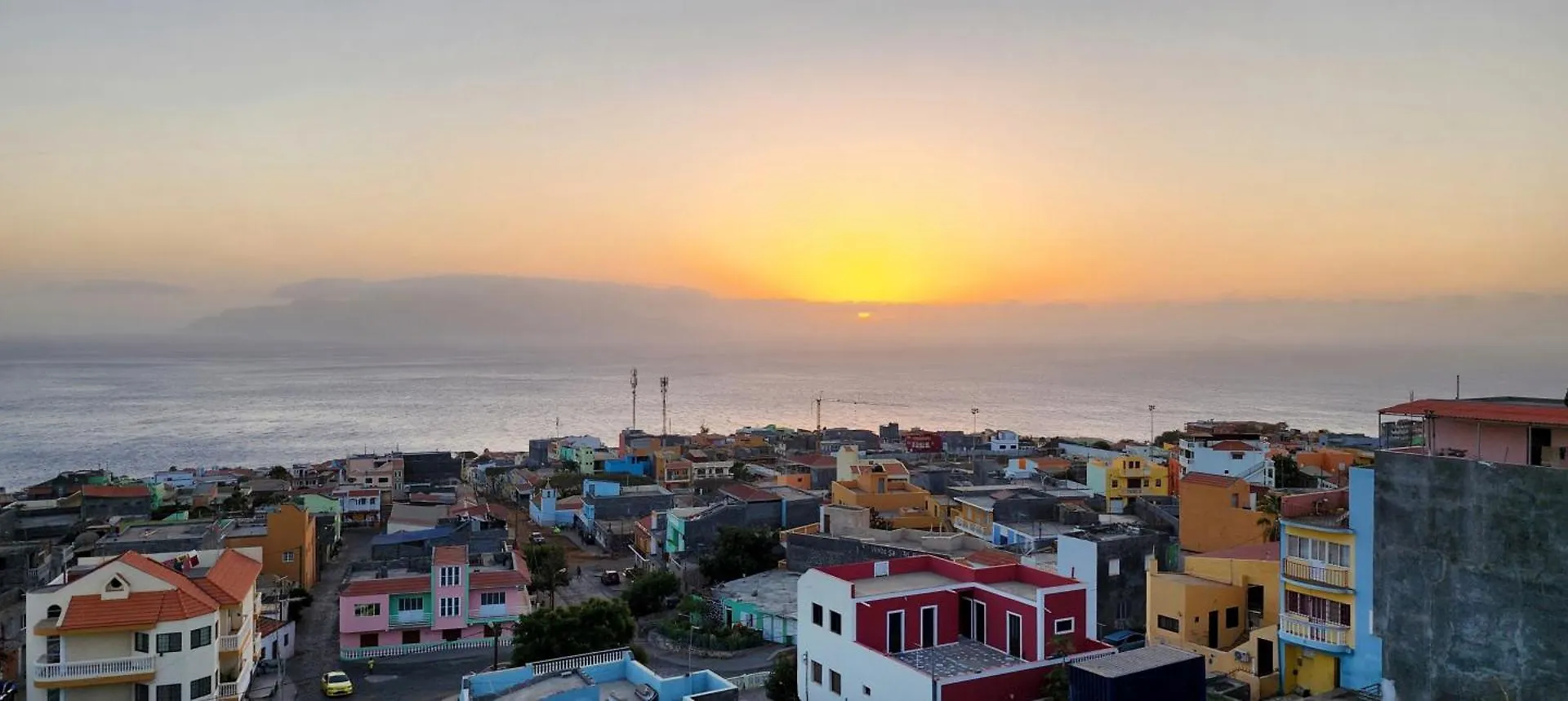 Casinha Nova - Cozy Home With Kitchen, King Bed, Ac, Wifi, City & Ocean View Sao Filipe