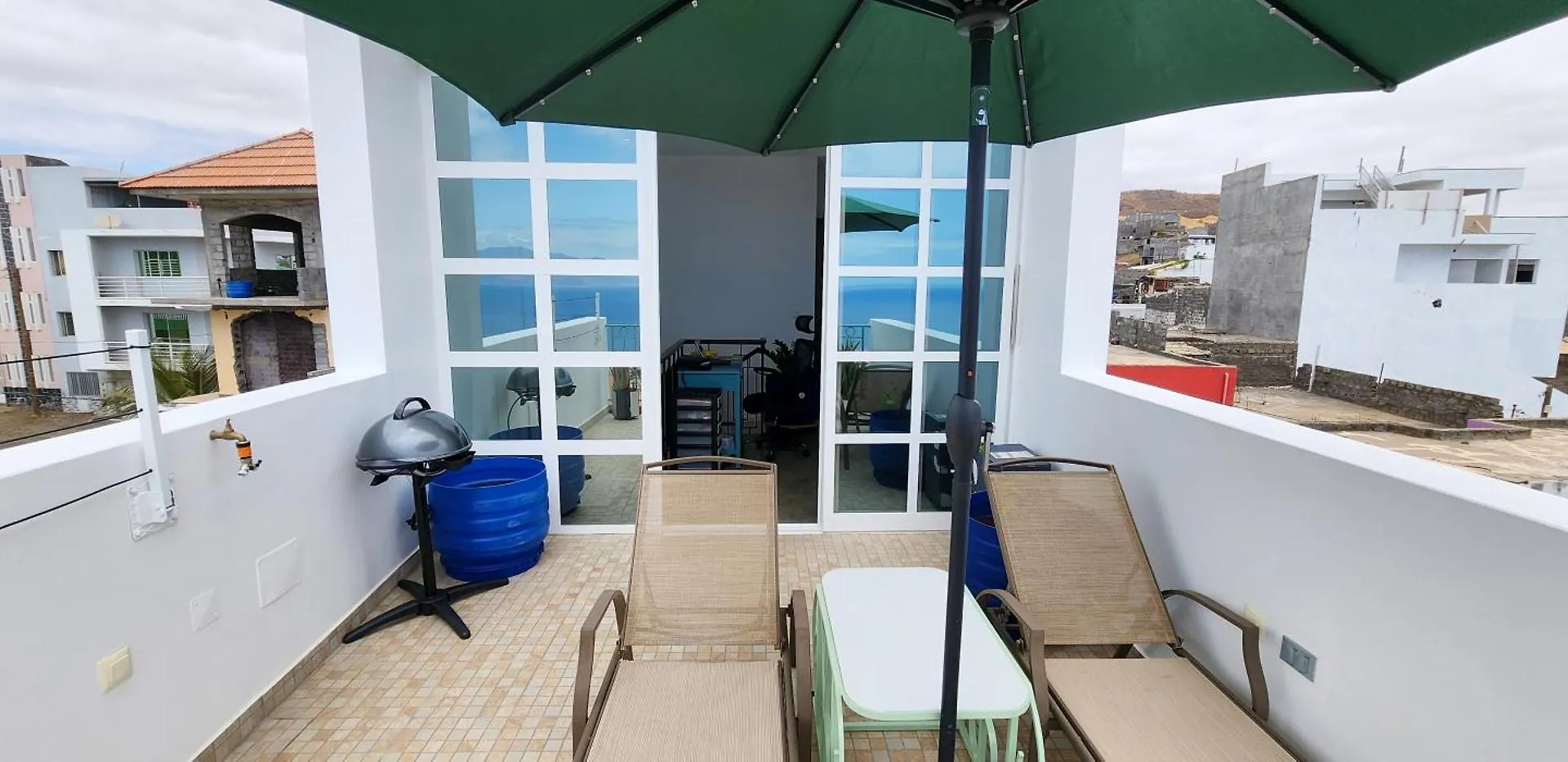 Casinha Nova - Cozy Home With Kitchen, King Bed, Ac, Wifi, City & Ocean View Sao Filipe 0*,  Cape Verde