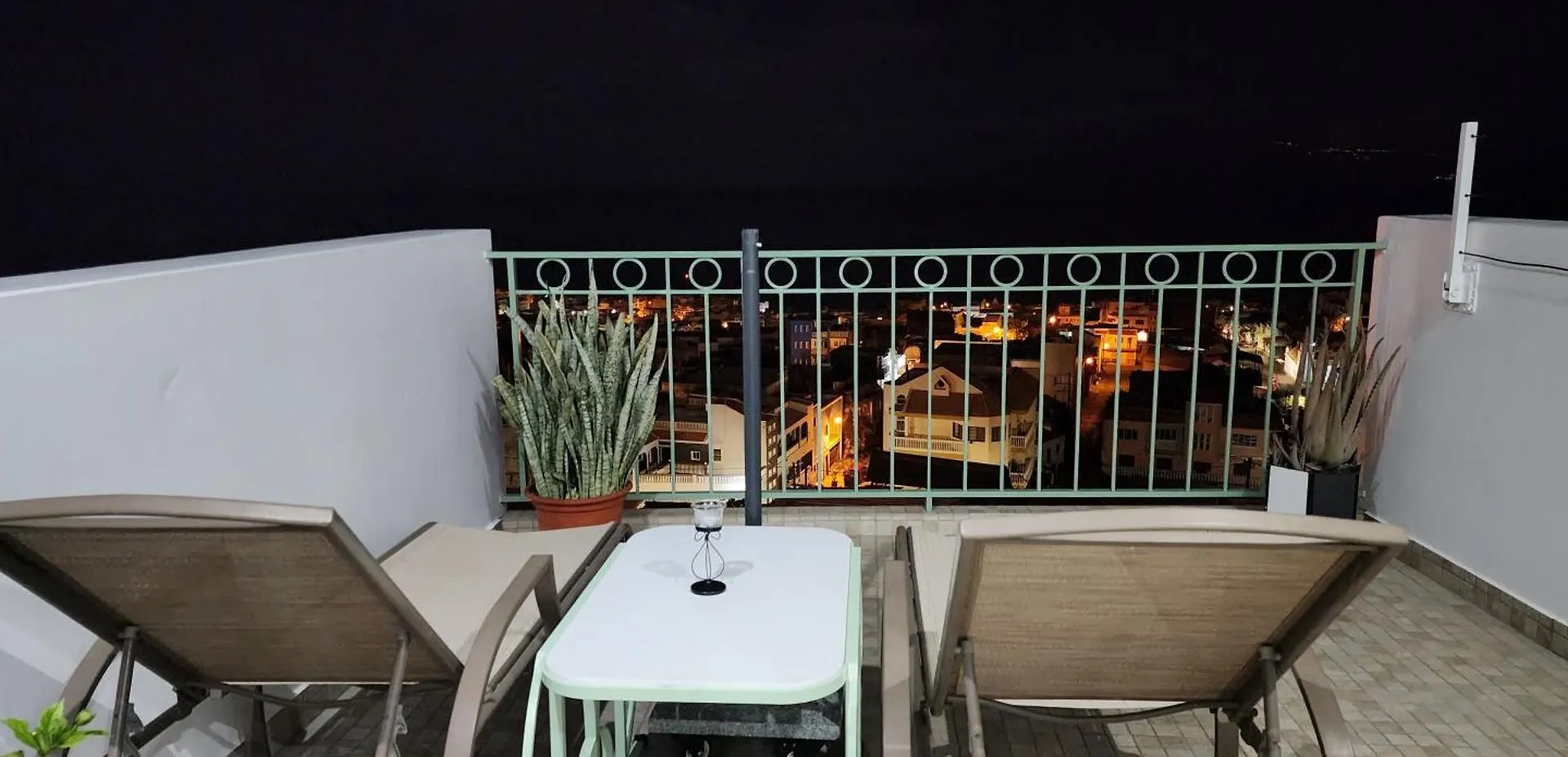 Casinha Nova - Cozy Home With Kitchen, King Bed, Ac, Wifi, City & Ocean View Sao Filipe 0*,