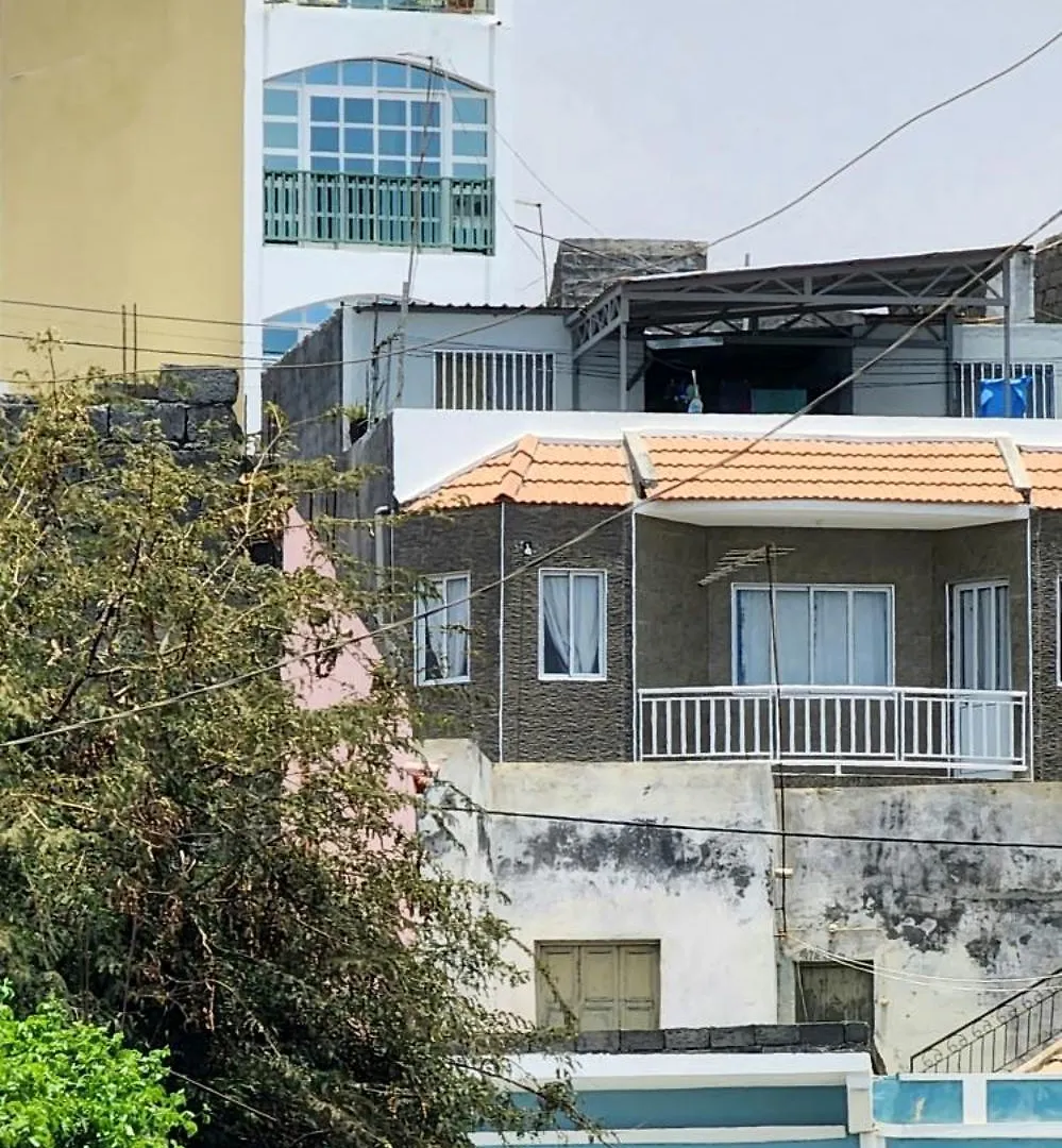 סאו פיליפי Casinha Nova - Entire Home With Kitchen, King Bed, Ac, Wifi, And View רפובליקת כף ורדה